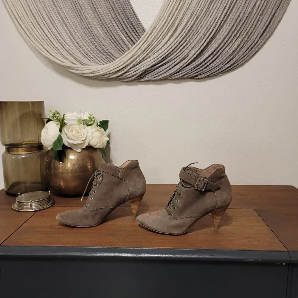 Belle by Sigerson Morrison belle by